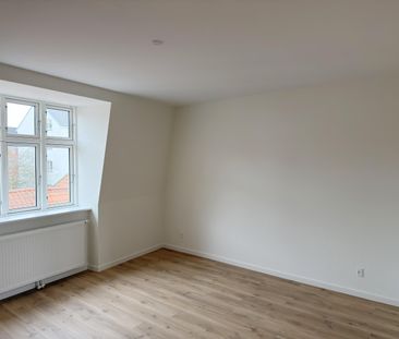 Lys og indflytningsklar 2-værelses lejlighed i hjertet af Aalborg<br> - Photo 1
