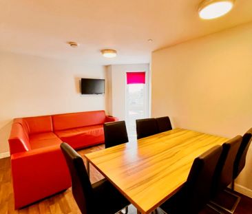 8 Bed Apartment - Double Bed - Photo 1