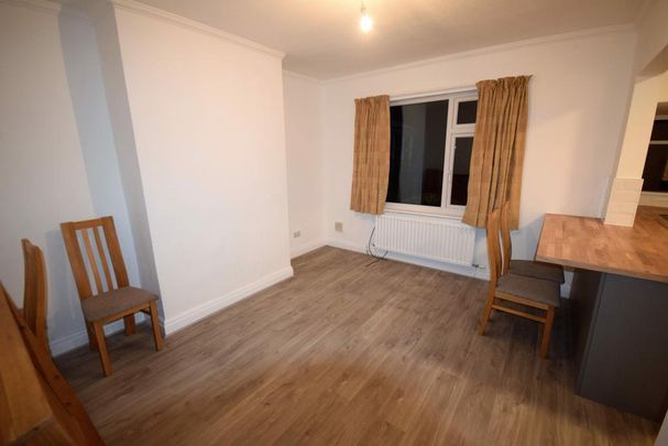 4 bedroom semi-detached house to rent - Photo 1