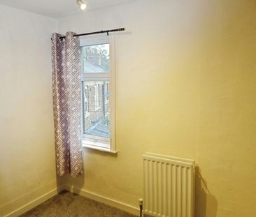 Terraced House to rent on - Photo 1