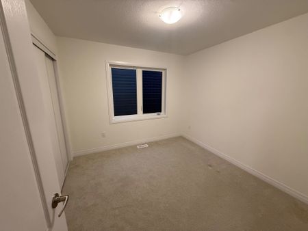 For Lease - 116 Velvet Way, Thorold, Ontario - Photo 2