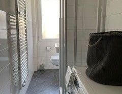 Einfach einziehen:Schick möblierte 1-Zimmer Wohnung mit Balkon - Photo 1