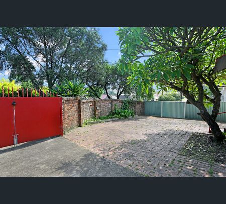 36 Moree Avenue, Westmead, NSW 2145 - Photo 4