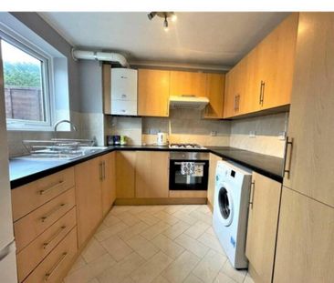 1 bedroom in a house share to rent - Photo 2