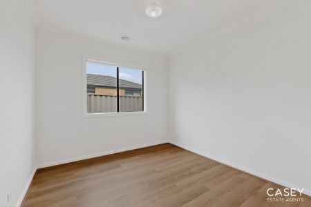 12 Dash Drive, Cranbourne East - Photo 4