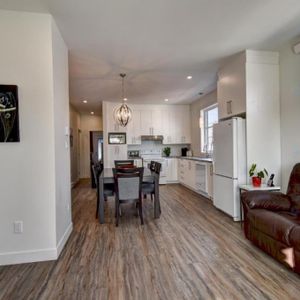 4 1/2 à louer au rdc et au 3e étage à St-Hyacinthe - Appartement - Photo 2