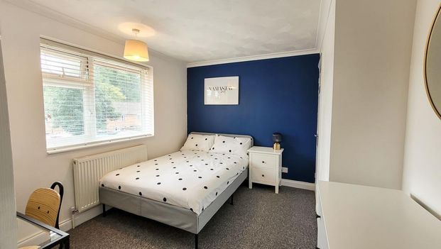 5 bedroom semi-detached house to rent - Photo 1