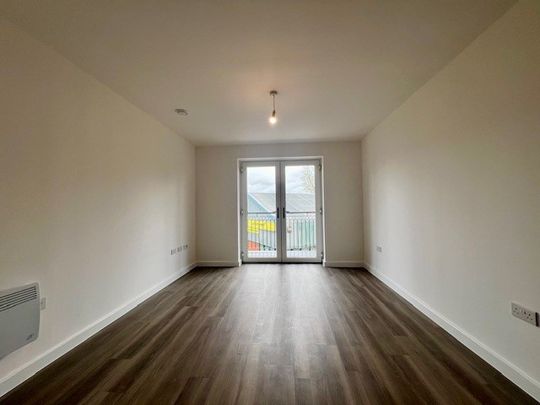 Nightingale Walk, Farnham, Surrey, GU9 - Photo 1