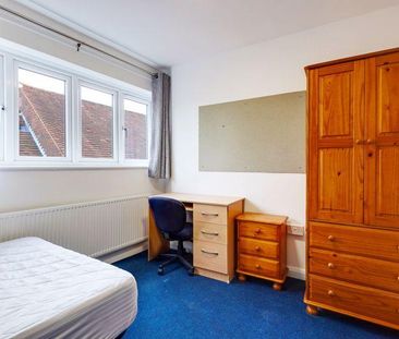 1 bedroom in a house share to rent - Photo 5