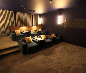 Available June! | One Double Bedroom | Fully Furnished | 24 Hour Co... - Photo 5