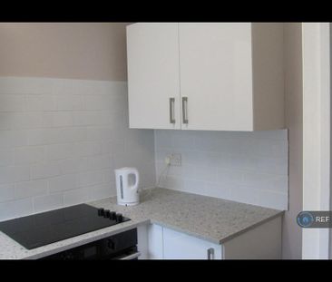 2 bedroom semi-detached house to rent - Photo 5