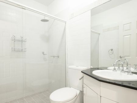 Designer townhome in a connected village setting - Photo 3