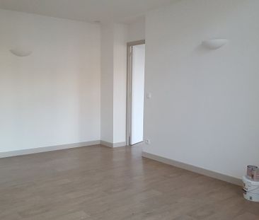 Location Appartement 2 pièces 45m² - Photo 2