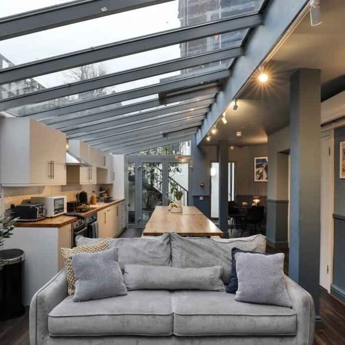 Bronze Studio - Photo 1