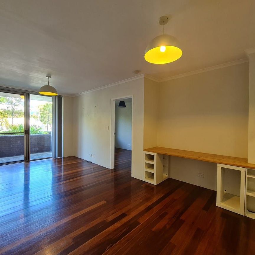 Stylish One-Bedroom Apartment in the Heart of Newtown - Photo 1