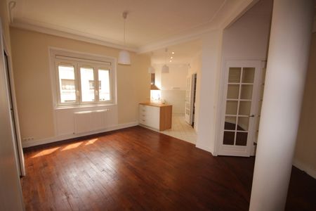 2 pièces en étage élevé, rue La Boetie - Photo 2