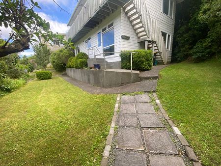 Bottom of Townhouse in Karori! - Photo 2