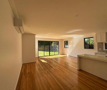 Modern 4 Bedroom Family Home in Quiet Location - Photo 2