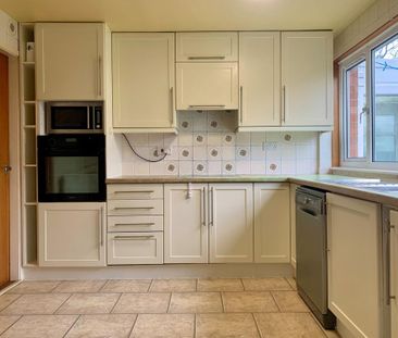 3 bedroom detached house to rent - Photo 2