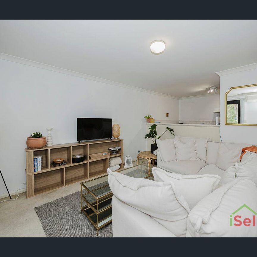 PERFECTLY LOCATED APARTMENT! - Photo 1