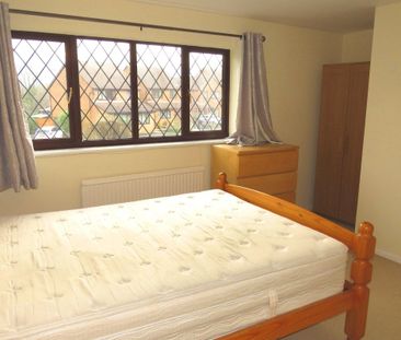 Highfields Close, Stoke Gifford, BRISTOL - Photo 4