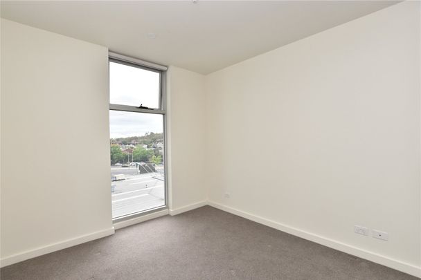 409/33 Racecourse Road - Photo 1