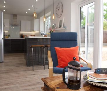 1 bedroom in a house share to rent - Photo 1