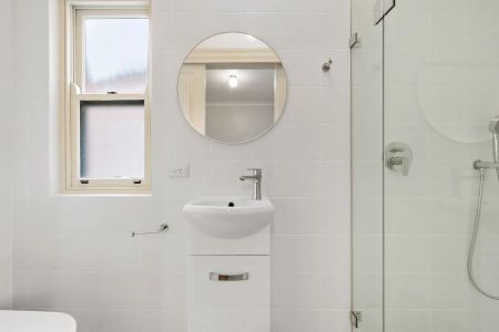 Low-Maintenance Living – Great Location! - Photo 5