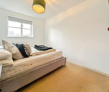 3 bedroom end of terrace house to rent - Photo 4