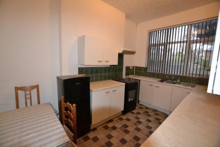 Ground floor flat to rent - Photo 2