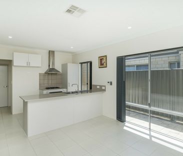 Modern Easy Maintenance Family Home - Photo 6