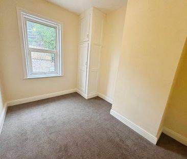 2 bedroom end of terrace house to rent - Photo 1