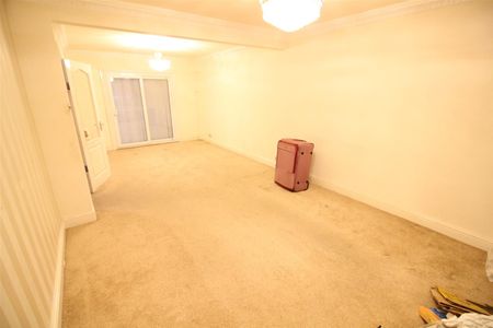 Byron Avenue, Hounslow - Photo 2