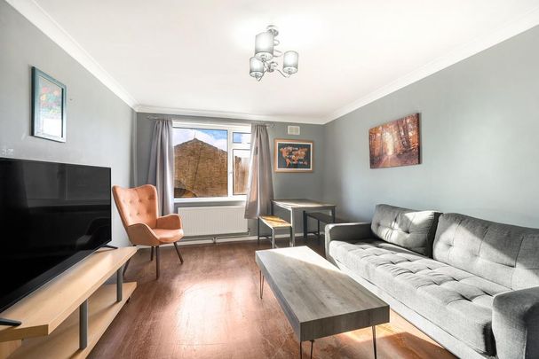 3 bedroom terraced house to rent - Photo 1