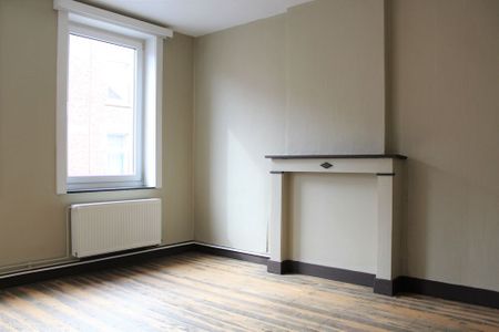 Gezellige woning met 2 slaapkamers en tuin in het centrum van Zottegem - Photo 2