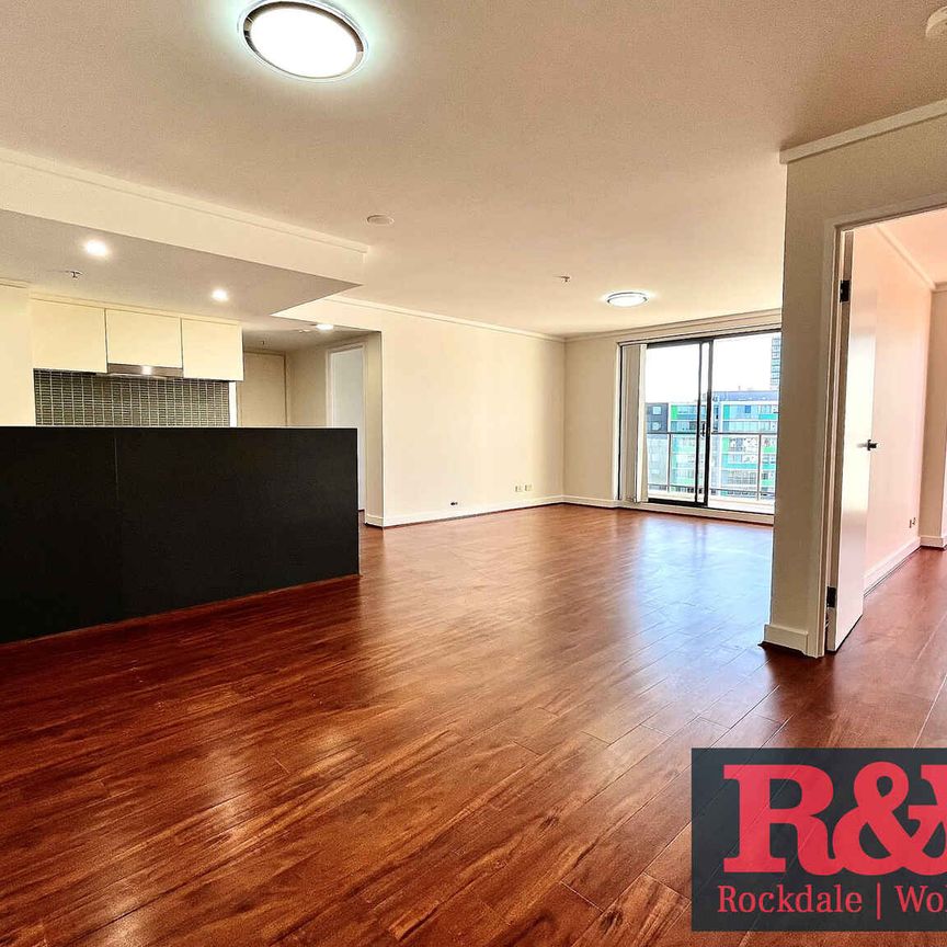 Luxury Living in the Heart of Wolli Creek - Photo 1
