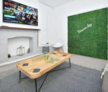 London Road Room 1 - Photo 1