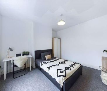 Elleray Road, Salford, M6 - Photo 4