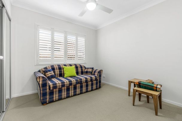 9 Roseberry Parade, Wynnum West. - Photo 1