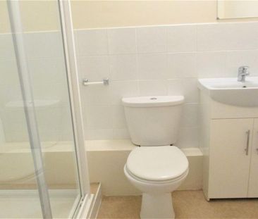 1 bedroom retirement property to rent - Photo 3