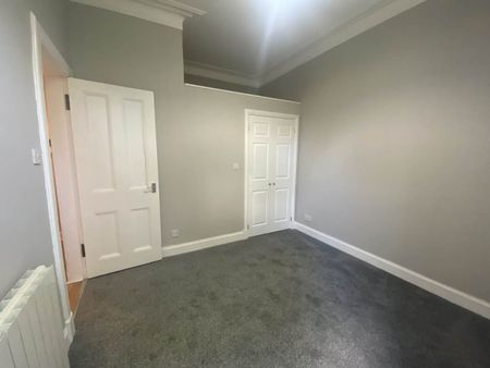 1 bed Flat to rent - Photo 3