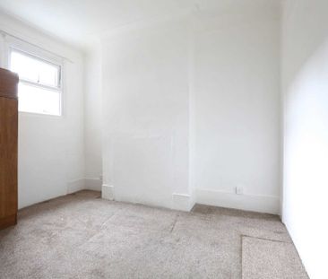 Price £3,100 pcm - Available Now - Unfurnished - Photo 2