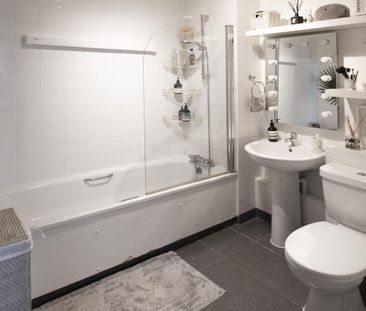 1 bed Flat in Poole Street , London, N1 5ES - Photo 2