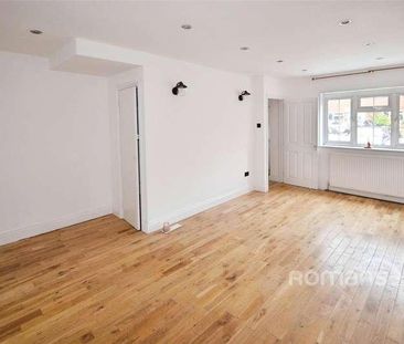 Severn Crescent, Slough, Berkshire, SL3 - Photo 4