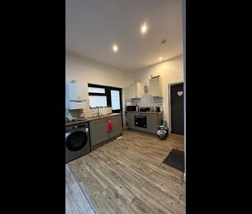 4 Bed Terraced House, Manchester, M14 - Photo 1
