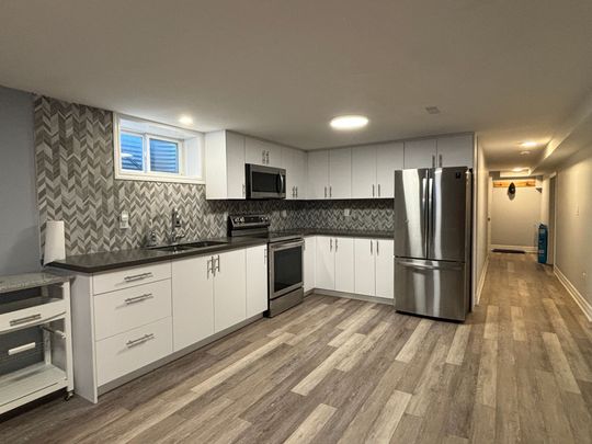 For Lease - 220 Pleasant Boulevard, Georgina, Ontario - Photo 1