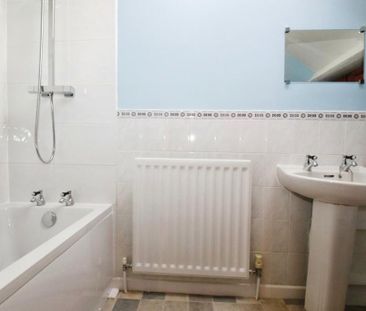 3 bedroom semi-detached house to rent - Photo 6