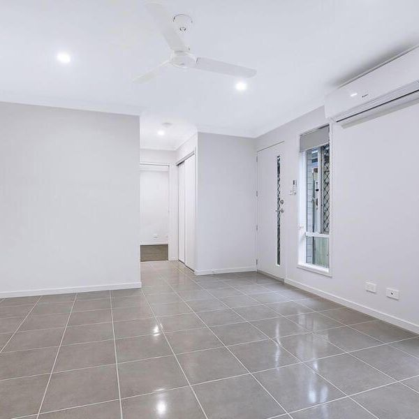 1 BEDROOM DUPLEX IN PARK VILLAGE ESTATE - Photo 1