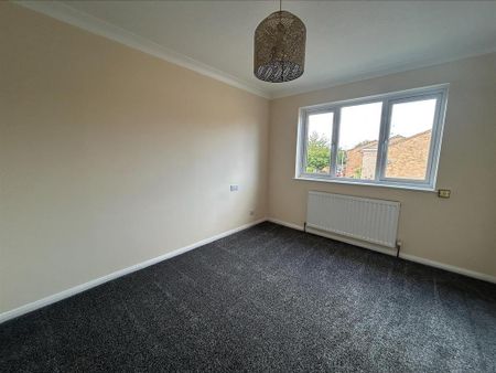3 bedroom terraced house to rent - Photo 3