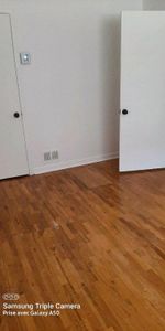 4.5 Ss-sol 3plex 2 Chambres (13×10 +8×8) Libre 27 oct Magnifique 4.5 au rez de jardin rénové, dans 3plex au coeur du Vieux-Longueuil, Hauts Pl - Photo 4